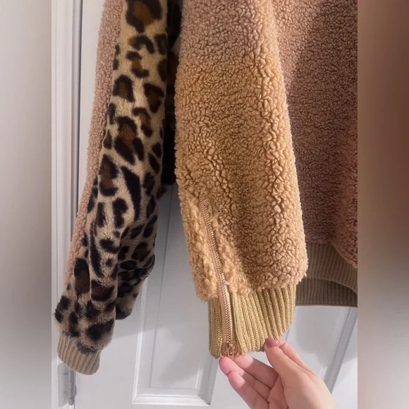 NWOT Leopard Print Sweater - Picture 3 of 4